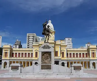 Curitiba promove Mês do Trabalhador com ações em toda a cidade para ampliar emprego e qualificação